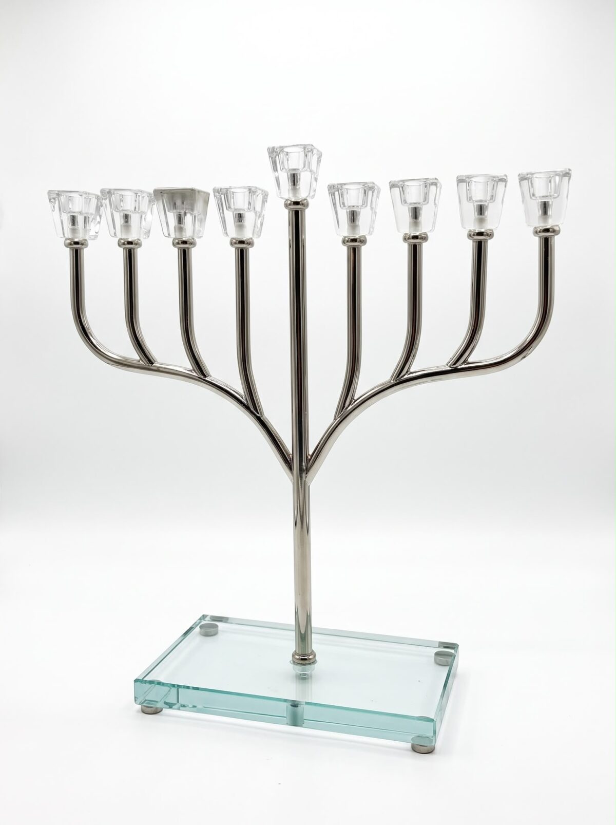 0a6e0e2c-57e8-40b1-a730-76a8152ea3d0 חנוכית שחרית כסף - עם הקדשת שם משפחה 37 ס"מ – תמונה 1